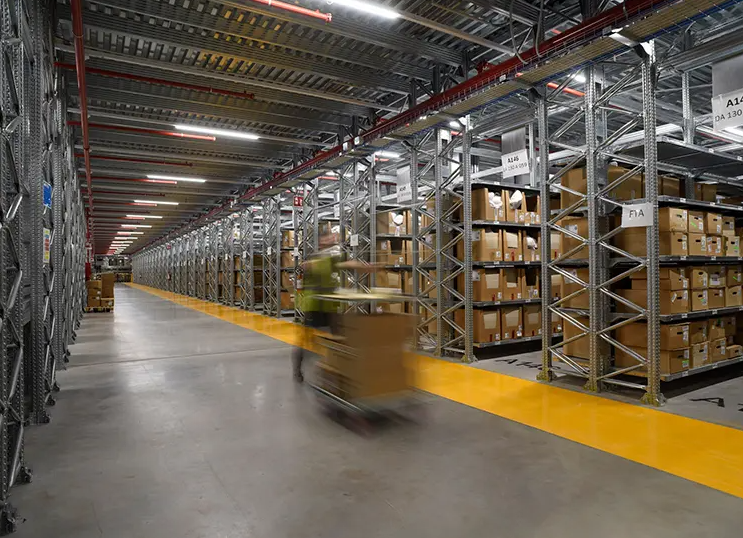 Kering Logistikzentrum in Italien Kering Logistikzentrum in Italien